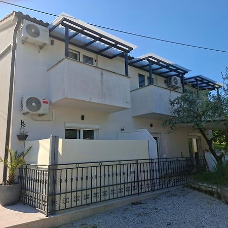 Martina Guest House Porec Exterior photo